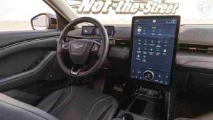 شاشة فورد موستنج ماخ E 2021