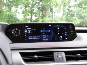 شاشة لكزس UX هايبرد 2021 1