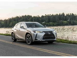 لكزس UX هايبرد 2021