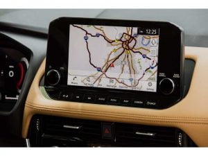 شاشة نيسان روج 2021