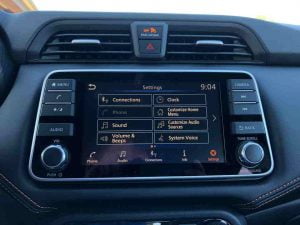 شاشة نيسان صني 2021