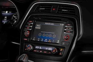 شاشة نيسان ماكسيما 2021