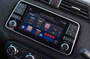 شاشة نيسان ميكرا 2021