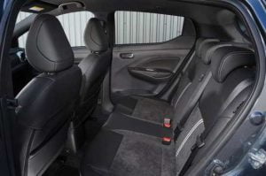 مقاعد نيسان ميكرا 2021