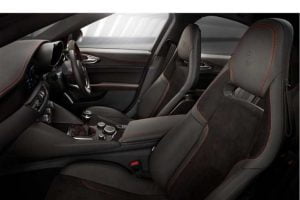 مقاعد ألفا روميو جوليا 2021