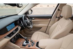 مقاعد ألفا روميو ستيلفيو 2021 1