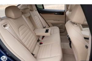 مقاعد ألفا روميو ستيلفيو 2021