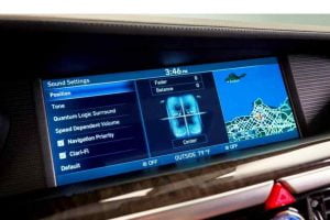 شاشة جينيسيس G90 2021