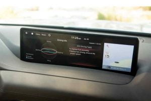 شاشة جينيسيس GV80 2021 1