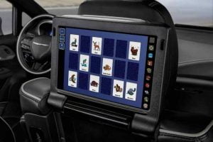 شاشة كرايسلر باسيفيكا 2021 1