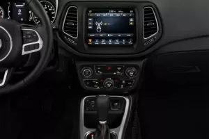 شاشة جيب كومباس 2021