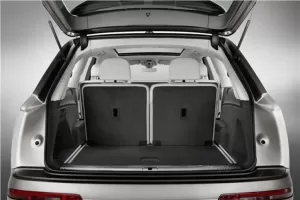 صندوق أودي Q7 2022 1