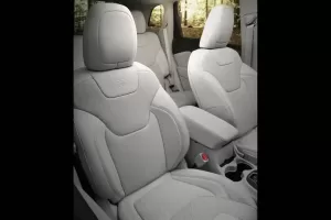 مقاعد جيب شيروكي 2021 1