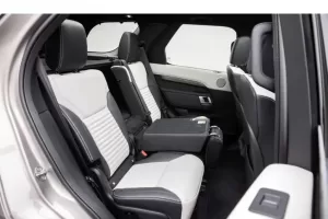 مقاعد لاند روفر ديسكفري 2021