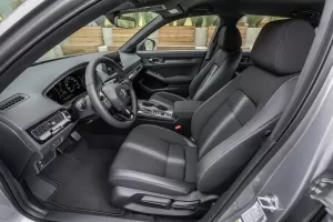 المقاعد الأمامية لسيارة هوندا سيفيك 2022