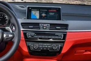 شاشة بي إم دبليو X2 2022