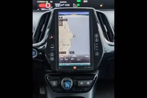 شاشة تويوتا بريوس 2022