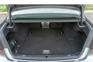 صندوق تحميل بي إم دبليو الفئة السابعة 2022