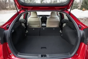 صندوق تحميل تويوتا بريوس 2022 مع طي المقاعد الخلفية