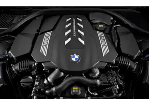 محرك بي إم دبليو الفئة الثامنة 2022