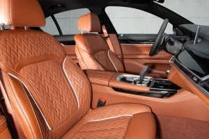 المقاعد الأمامية لسيارة بي إم دبليو الفئة السابعة 2022