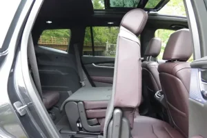 مقاعد كاديلاك XT6 2022