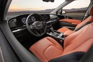 المقاعد الأمامية لسيارة كيا كرنفال 2022