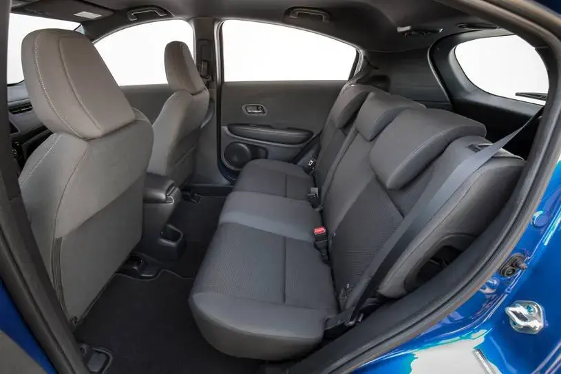 المقاعد الخلفية لسيارة هوندا HR-V 2022