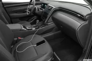 المقاعد الأمامية لسيارة هيونداي توسان 2022