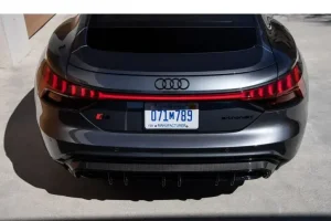 خلفية أودي e ترون gt 2022