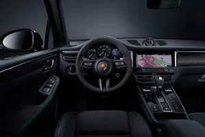 شاشة بورش ماكان 2022