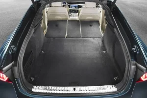 صندوق تحميل أودي A7 2022 مع طي المقاعد الخلفية