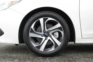 العجلة الأمامية لسيارة سوبارو ليجاسي 2022‎‎