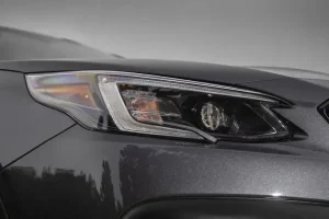 الكشاف الأمامي لسيارة سوبارو أوت باك 2022‎‎