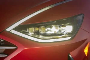 الكشاف الأمامي لسيارة هيونداي سوناتا هايبرد 2022