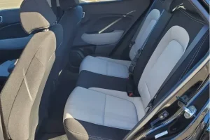 المقاعد الخلفية لسيارة هيونداي فينيو 2022