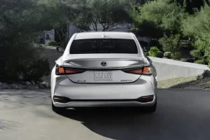 خلفية لكزس ES هايبرد 2022