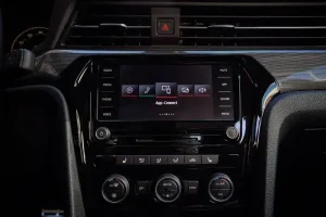 شاشة فولكس واجن باسات 2022