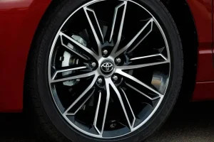 عجلة تويوتا أفالون 2022