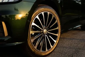 عجلة فولكس واجن باسات 2022