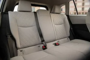 المقاعد الخلفية لسيارة تويوتا كورولا كروس 2022‎‎