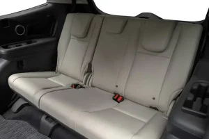 المقاعد الخلفية لسيارة سوبارو أسنت 2022‎‎