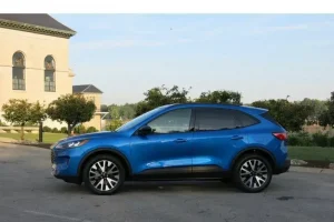 جانب فورد إسكيب هايبرد 2022‎‎