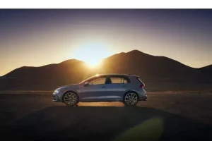 جانب فولكس فاجن GTI 2022‎‎