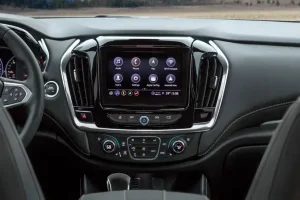 شاشة شيفروليه ترافيرس 2022