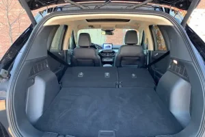 صندوق تحميل فورد إسكيب هايبرد 2022‎‎ مع طي المقاعد الخلفية