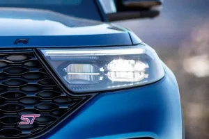 مصابيح فورد إكسبلورر هايبرد 2022 الأمامية