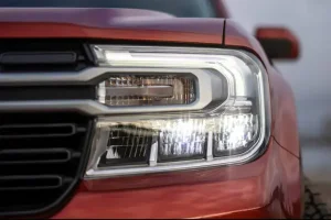 مصابيح فورد مافريك 2022‎‎ الأمامية