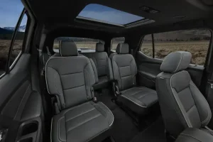 مقاعد شيفروليه ترافيرس 2022 5