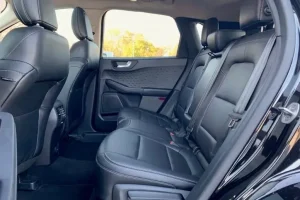 مقاعد فورد إسكيب هايبرد 2022‎‎ الخلفية